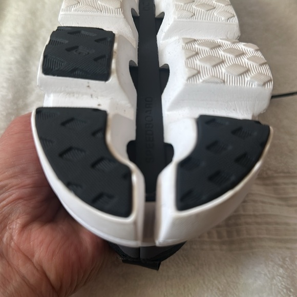 ON Running Black Sneakers - Picture 3 of 11